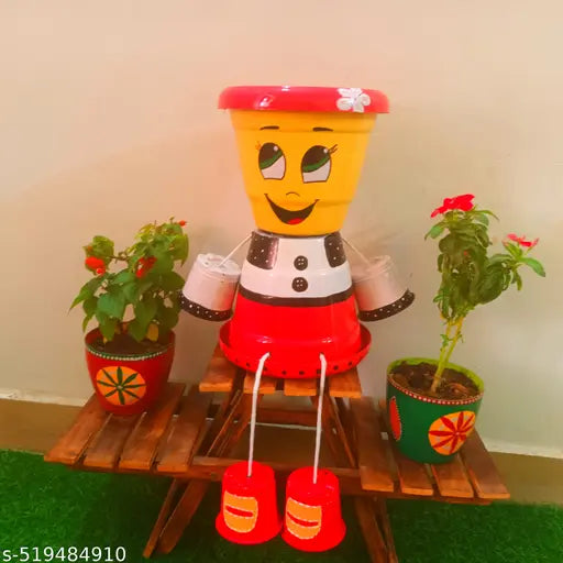 Planter stand,planters,hanging planters,indoor pots,outdoor pots,pots for balcony,pots for home,cartoon planters,