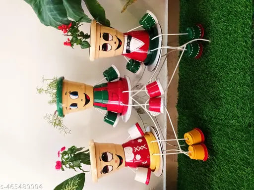 Hanging pot,trendy pot,cartoon pot,new design pot,planter for plant,big siz pot,balcony pot,pot for living room,livi ng room decor pot,bedroom decor,bathroom decor pot