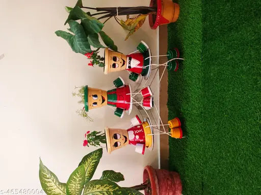 Hanging pot,trendy pot,cartoon pot,new design pot,planter for plant,big siz pot,balcony pot,pot for living room,livi ng room decor pot,bedroom decor,bathroom decor pot