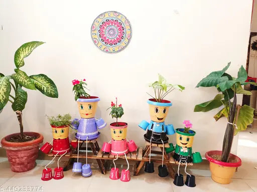 Planters family mom dad and kids,pot family mom dad and kids,planters stands,decorative pot for home deco or garden decor