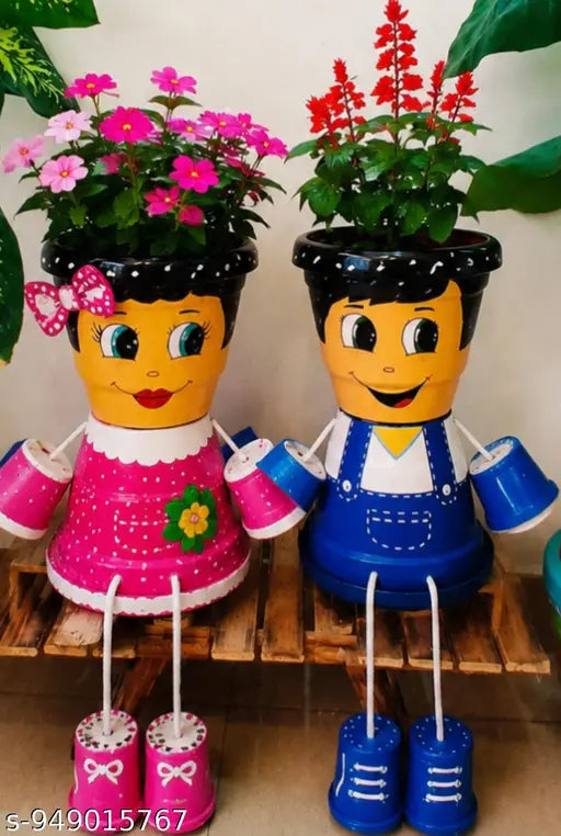 Cartoon Couple Planter Pots for Indoor Plants,Cute Sitting Flower Pots for Home Decor, Handpainted Boy Girl Planters with Legs Decorative Plastic Flower Pots Set